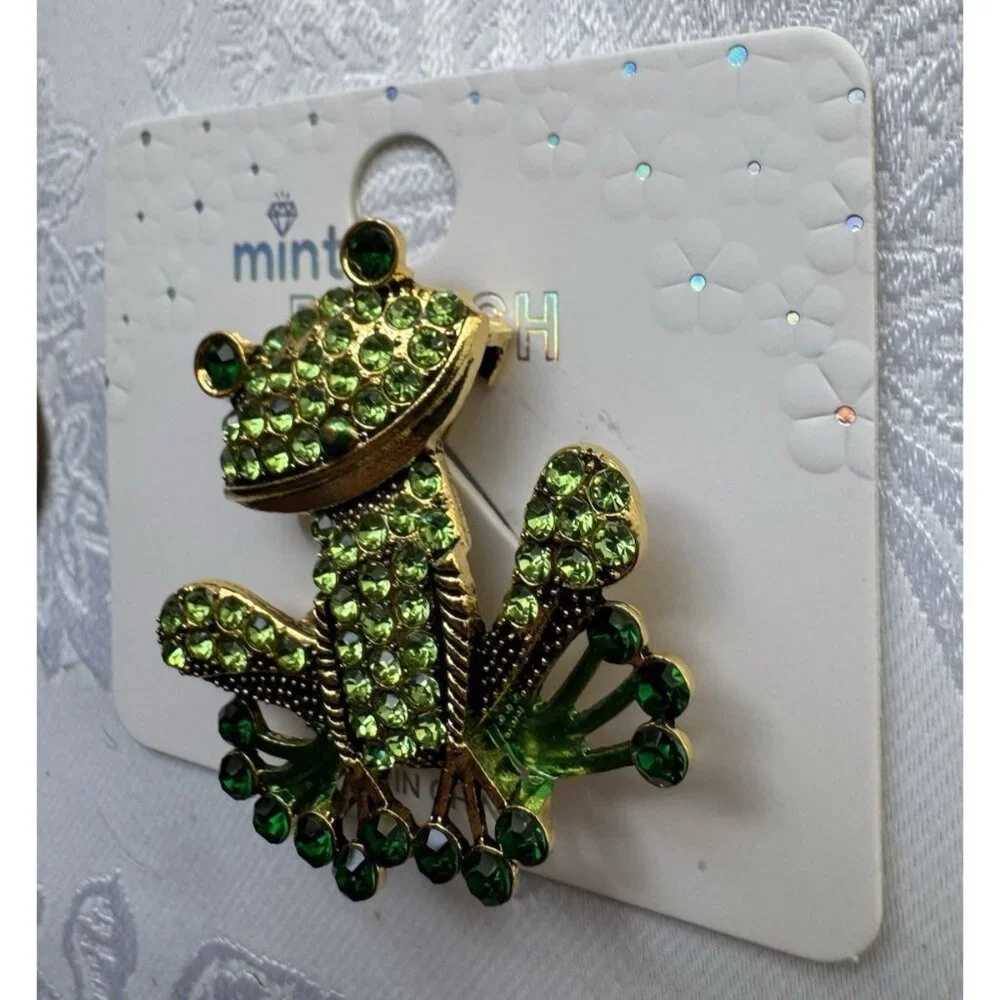 Mint Happy Colorful Green Sitting Frog Rhinestone  Brooch 1.5